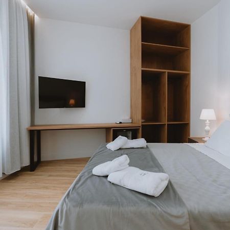 Dyrmo Hotel Berat Extérieur photo