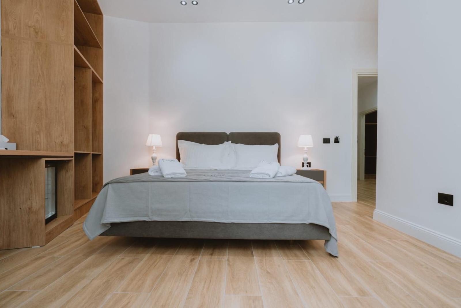 Dyrmo Hotel Berat Extérieur photo