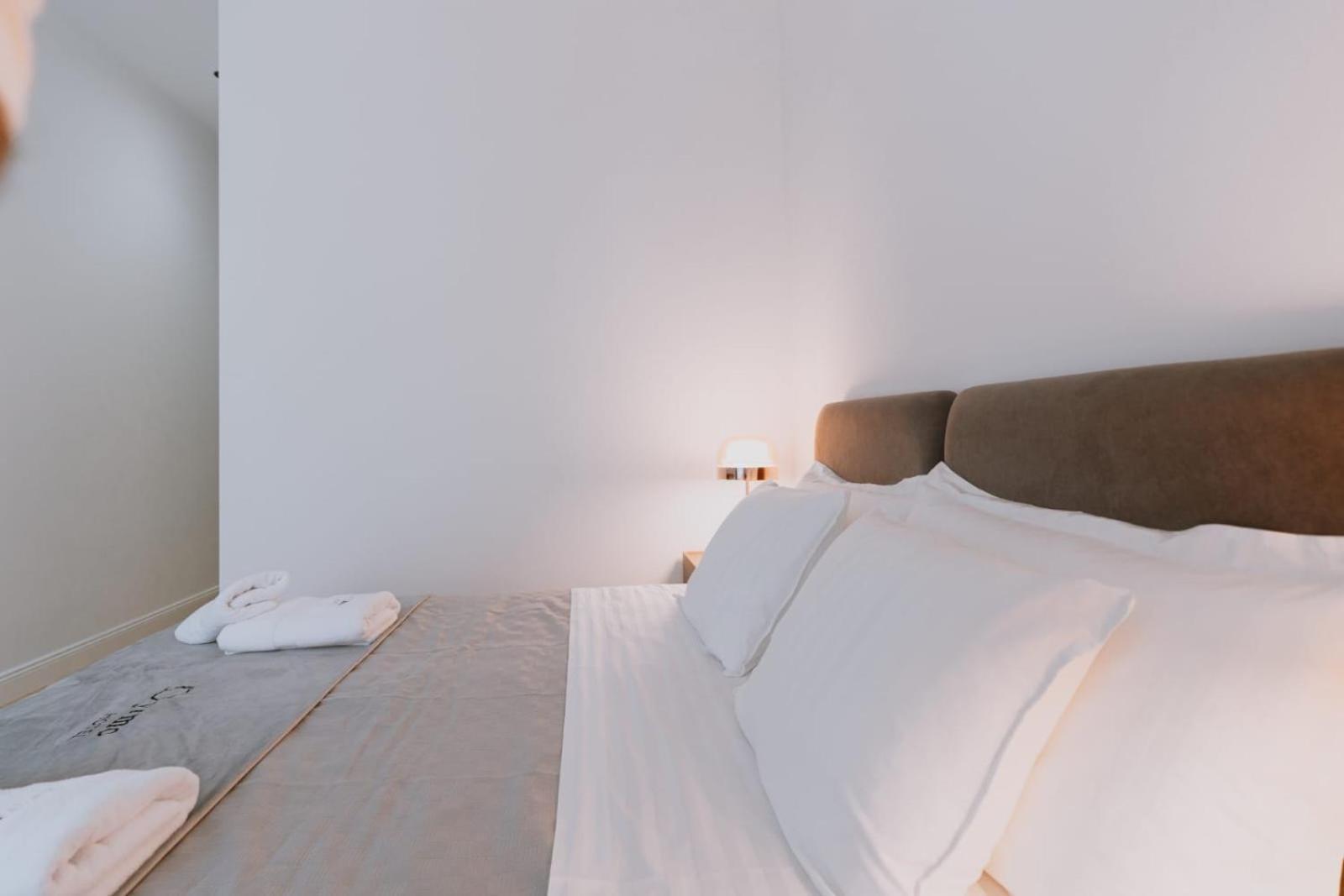 Dyrmo Hotel Berat Extérieur photo