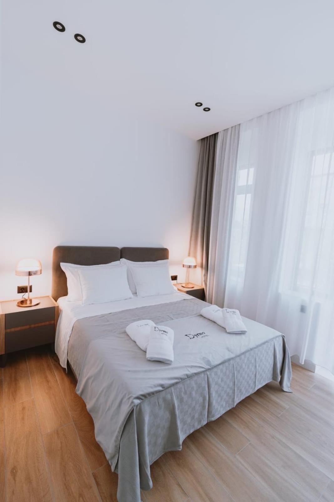 Dyrmo Hotel Berat Extérieur photo