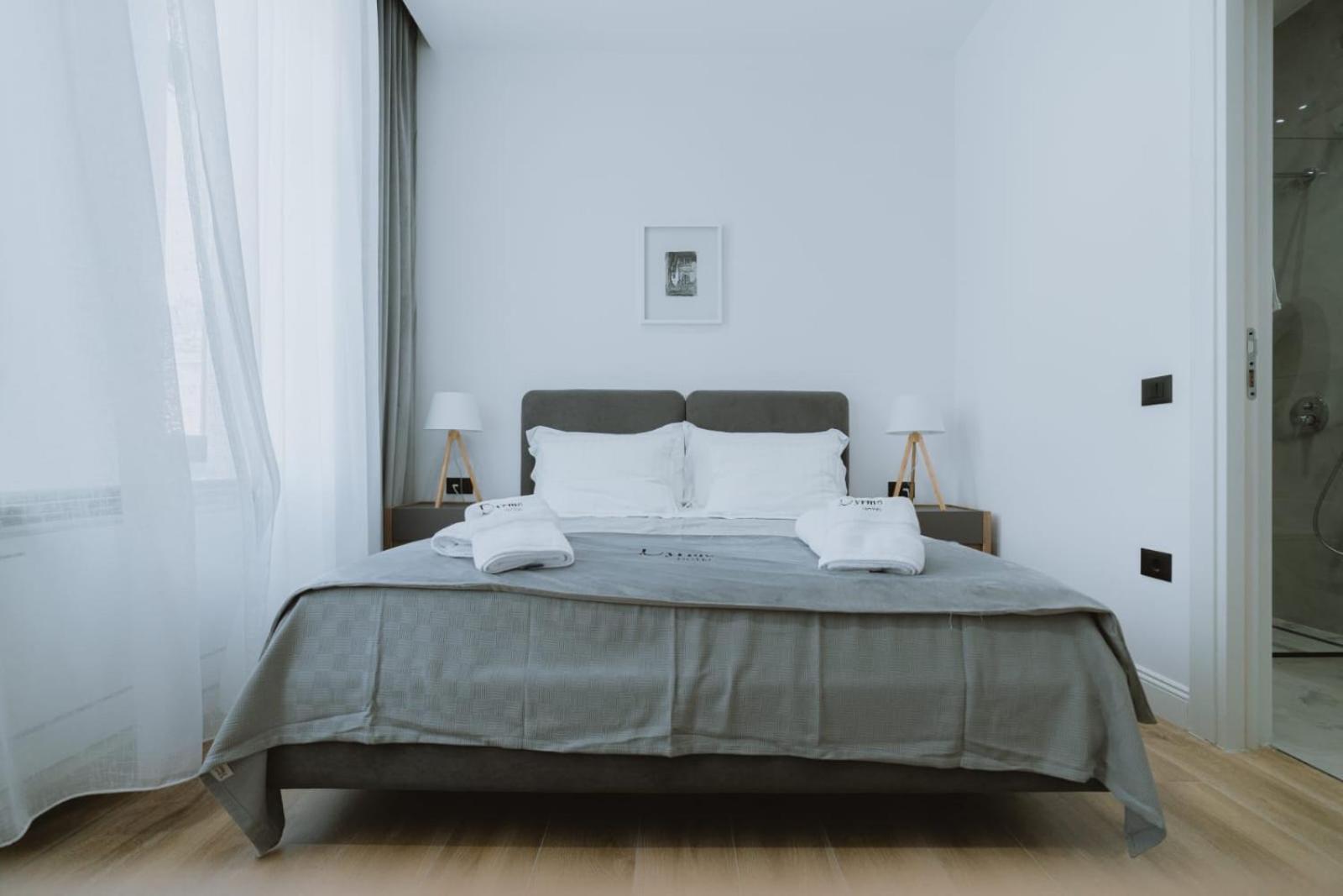 Dyrmo Hotel Berat Extérieur photo