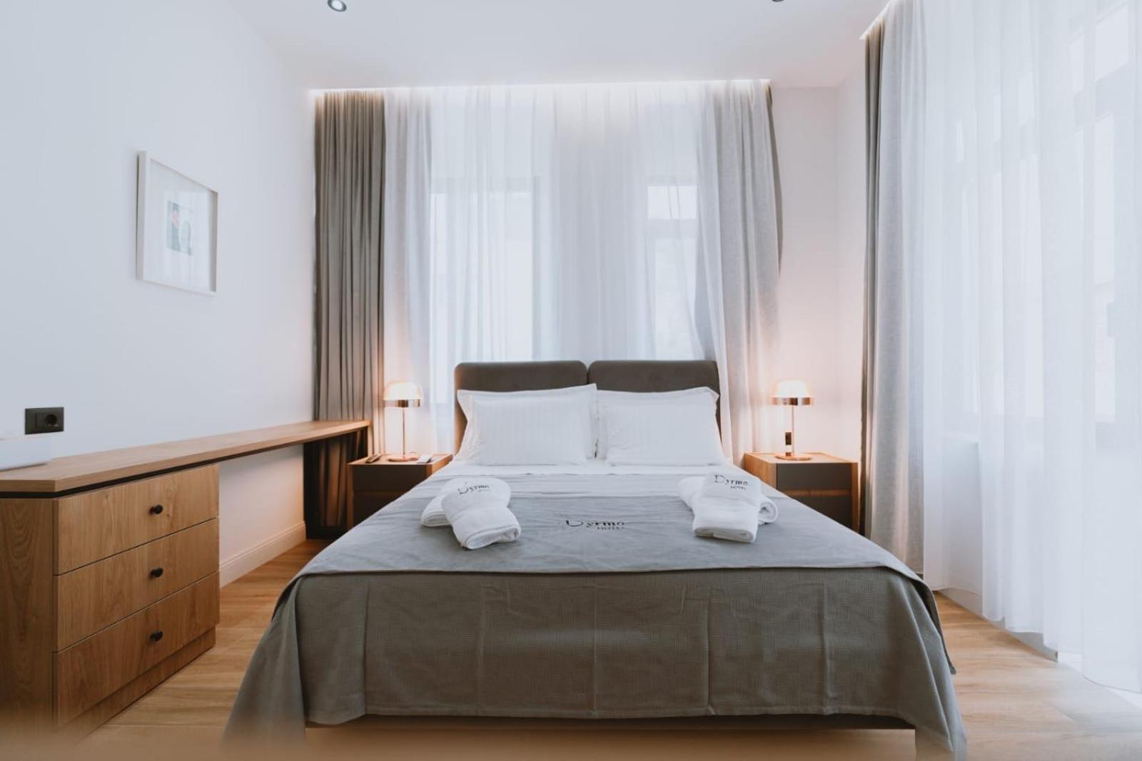 Dyrmo Hotel Berat Extérieur photo